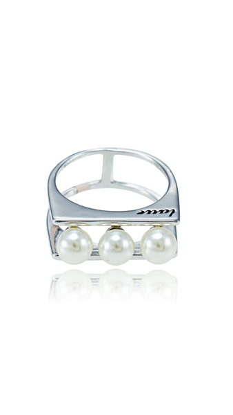 Picture of Latest Venetian Pearl Platinum Plated Fashion Rings