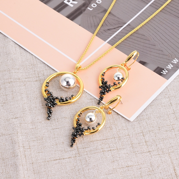 Picture of Casual Zinc Alloy Necklace and Earring Set of Original Design