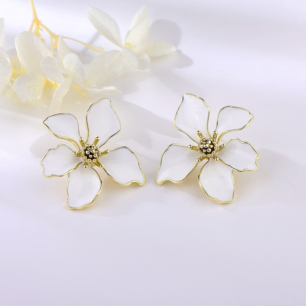 Picture of Best Rated Flowers & Plants Small Stud Earrings