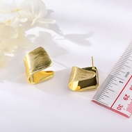 Picture of Best Medium Gold Plated Stud Earrings