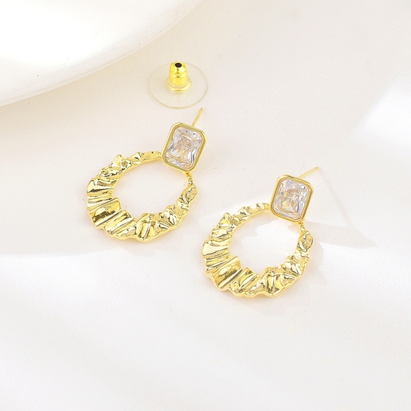 Picture of Zinc Alloy White Dangle Earrings with Full Guarantee