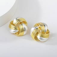 Picture of Womans Zinc Alloy Classic Stud Earrings with Low MOQ