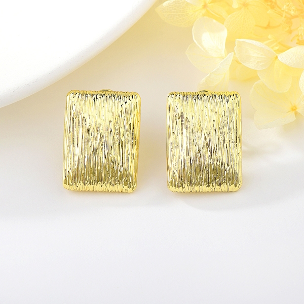 Picture of Great Value Gold Plated Zinc Alloy Stud Earrings with Full Guarantee